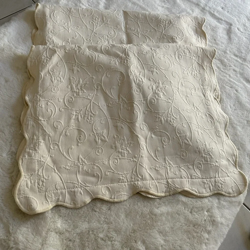 Colchas Domingos Matelasse Swirls Pillow Sham Portugal Standard